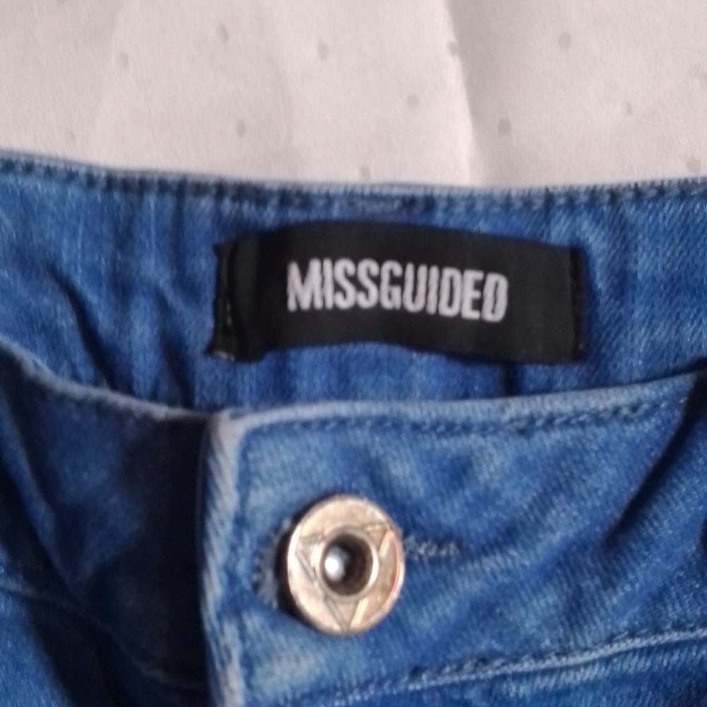 Missguided Denim Shorts - Picture 3 of 6